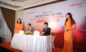 Hanwha Life Việt Nam và Viettel Post hợp tác phân phối bảo hiểm