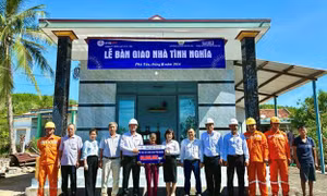 Công ty Điện lực Phú Yên hoàn thành chương trình xây Nhà tình nghĩa năm 2024