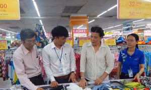 Kiểm tra thực hiện cuộc vận động ưu tiên dùng hàng Việt Nam tại Thừa Thiên - Huế