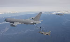 Boeing chế tạo máy bay tiếp nhiên liệu không người lái cho Hải quân Mỹ 