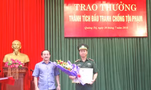 Khen thưởng lực lượng triệt phá đường dây ma túy xuyên biên giới