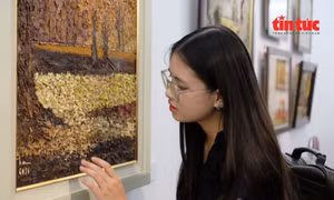 Sự tái sinh của thiên nhiên qua triển lãm 'Cuộc chơi với lá'