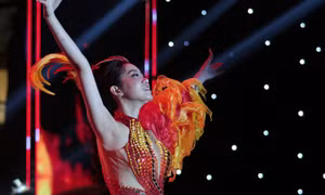 Thí sinh Phan Trâm Anh đăng quang Hoa khôi duyên dáng Ngoại thương 
