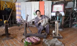 Nghệ nhân Phan Thị Thuận: Sáng tạo lối đi mới cho nghề lụa