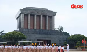 Giáo dục truyền thống cách mạng và lòng yêu nước cho thiếu niên Thủ đô