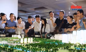 Nguồn cung thị trường căn hộ sơ cấp bứt phá, người mua vẫn thận trọng quan sát