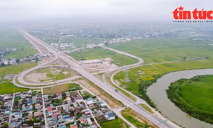 Thông xe cao tốc đoạn Chí Thạnh - Vân Phong