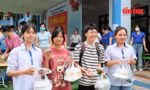 Suất ăn, chỗ nghỉ miễn phí hỗ trợ sĩ tử Thủ đô vượt 'vũ môn'