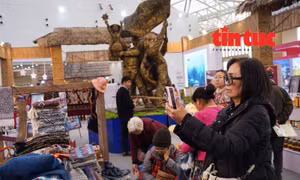 Tụ hội văn hóa các vùng miền tại Hội chợ Mùa Xuân