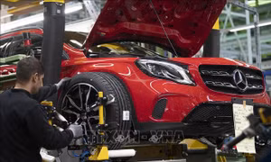 Hãng ô tô Đức Daimler tự sản xuất động cơ điện
