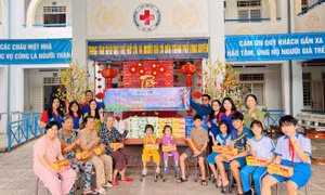 MM Mega Market mang Tết ấm đến hơn 2.000 hoàn cảnh khó khăn