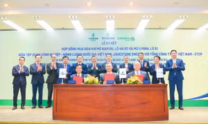 Petrovietnam/PV GAS ký kết và trao các văn kiện Dự án phát triển mỏ Nam Du - U Minh, góp phần đảm bảo an ninh năng lượng quốc gia