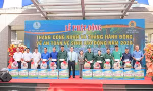 VRG chăm lo đời sống người lao động trong tháng công nhân