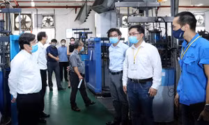 Lãnh đạo TP Hồ Chí Minh kiểm tra công tác phòng dịch tại các khu vực có đông công nhân