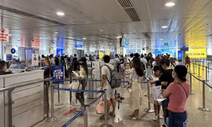 Giá vé máy bay Tết 2024 cao ngất ngưởng, nhiều chặng đã hết vé