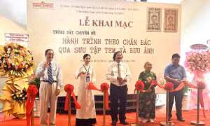 Những bộ tem và bưu ảnh kể chuyện 'Hành trình theo chân Bác'