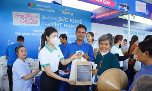 Vĩnh Long: Long Châu đồng hành khám, cấp phát thuốc miễn phí cho các hoàn cảnh khó khăn