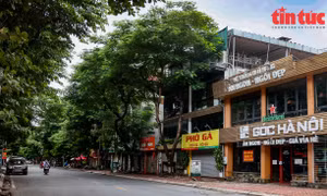 Tổng hợp COVID-19 ngày 13/10: Hà Nội cho phép ăn uống phục vụ tại chỗ từ sáng 14/10; nhiều hoạt động được các tỉnh nới lỏng