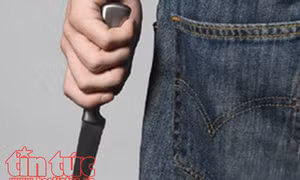 Bắt đối tượng dùng dao cướp điện thoại tại Biên Hòa