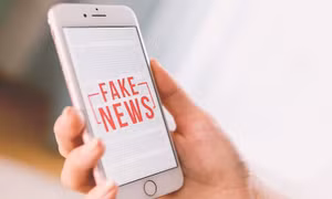 Xử phạt kiểm duyệt viên hai nhóm Facebook để lan truyền văn bản giả mạo