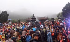 Khai hội chùa Hương xuân Mậu Tuất 2018
