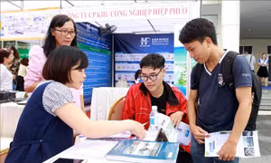 'Cơn khát' nguồn lao động chất lượng cao - Bài 2: Nâng cao năng lực cạnh tranh của đội ngũ lao động