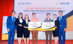 Sun Life Việt Nam chi trả quyền lợi bảo hiểm cho Khách hàng tại Quảng Ngãi