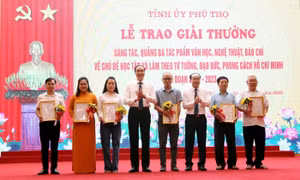 Nhân rộng phong trào học tập và làm theo gương Bác