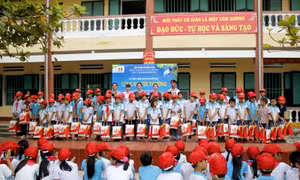 “Cùng em tới trường” trao niềm vui tới hàng ngàn em nhỏ
