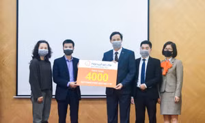 'Hanwha Life - Đồng hành bảo vệ’ nhân viên y tế trong đại dịch COVID-19