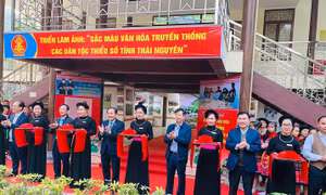 Khai mạc triển lãm ảnh sách màu văn hóa truyền thống