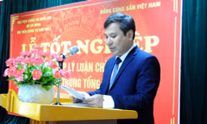 Bồi dưỡng kiến thức chính trị cho cán bộ quản lý doanh nghiệp