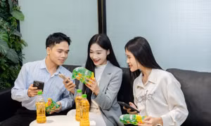 Ai sẽ may mắn trúng giải thưởng 250 triệu đồng với Trà Xanh Không Độ để tưng bừng đón Tết?