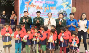 Xuân Biên phòng - Ấm lòng dân biên giới