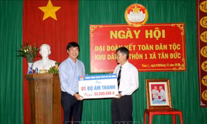 Ấm áp Ngày hội Đại đoàn kết toàn dân tộc tại thôn đạt danh hiệu văn hóa 13 năm liền