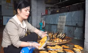 Làng biển 'đỏ lửa' vụ cá nướng