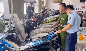 An Giang: Phát hiện nhiều xe mô tô và ô tô hạng sang không rõ nguồn gốc