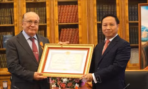 Việt Nam tặng Huân chương Hữu nghị cho trường Đại học hàng đầu của LB Nga