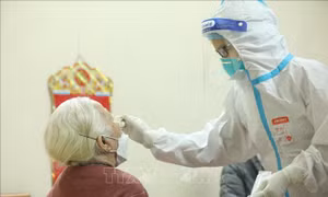 Chuyển COVID-19 sang 'bệnh nhóm B' - Nhiều câu hỏi bỏ ngỏ