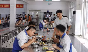 Chủ tịch Công đoàn trẻ tuổi bén duyên với 'nghề tay trái'