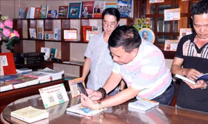 Đưa 'Không gian văn hóa Hồ Chí Minh' đến với đồng bào có đạo