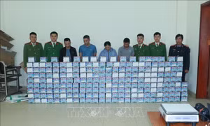 Bắt giữ các đối tượng buôn bán pháo lậu
