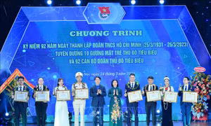 Tuyên dương 10 gương mặt trẻ, 92 cán bộ Đoàn Thủ đô tiêu biểu