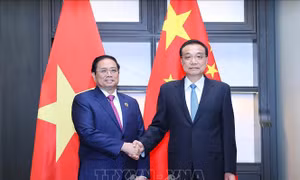 Thủ tướng Phạm Minh Chính gặp Thủ tướng Trung Quốc Lý Khắc Cường