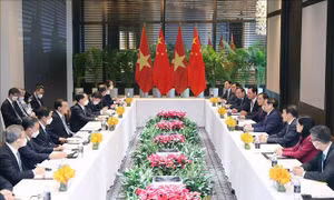 Thủ tướng Phạm Minh Chính hội kiến Thủ tướng Trung Quốc Lý Khắc Cường