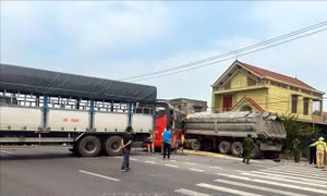 Tai nạn trên Quốc lộ 1A khiến 8 người bị thương