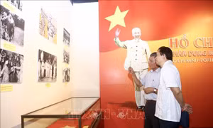 Khai mạc trưng bày 'Hồ Chí Minh - Chân dung một con người'