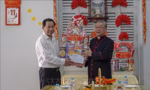 Chúc mừng đồng bào Công giáo và Tin lành tại Cần Thơ nhân Lễ Phục sinh
