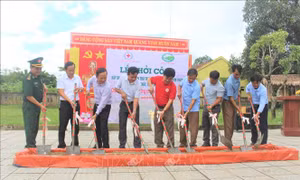 Khởi công xây dựng bếp ăn bán trú hỗ trợ thầy, trò khu vực biên giới, vùng núi tỉnh Quảng Bình