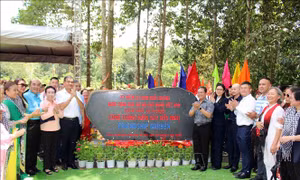 'Vườn cây hữu nghị' kết nối tình đoàn kết quốc tế